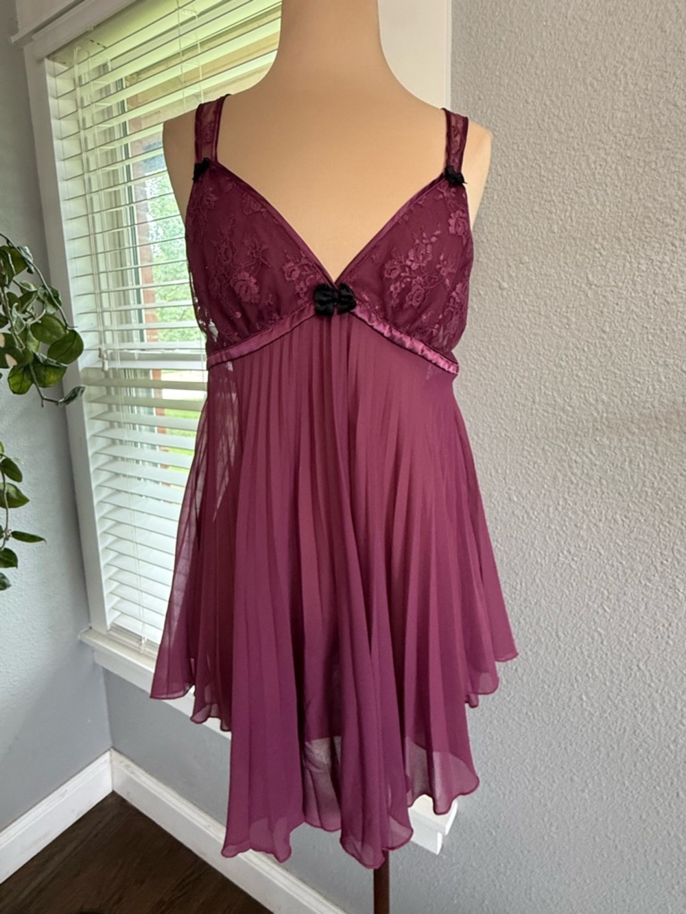 Cinema Etoile Seductivewear Pleated Lace Babydoll Size Medium